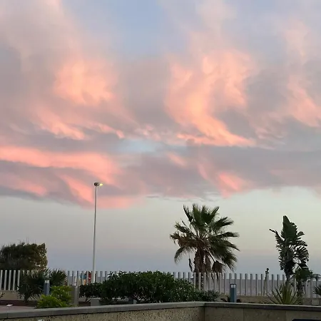 Martines Beachfront Ocean View El Medano (Tenerife)