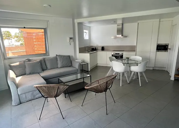 Martines Beachfront Ocean View Appartement *