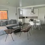 Martines Beachfront Ocean View Lejlighed *