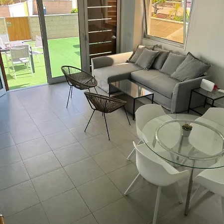 Διαμέρισμα Martines Beachfront Ocean View *