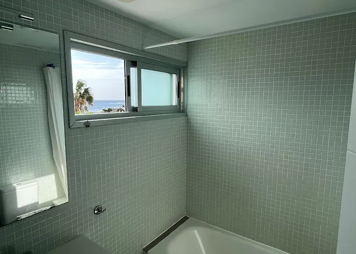 Martines Beachfront Ocean View *